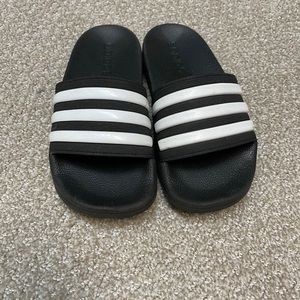 Kids Adidas slides. Black and white size 1